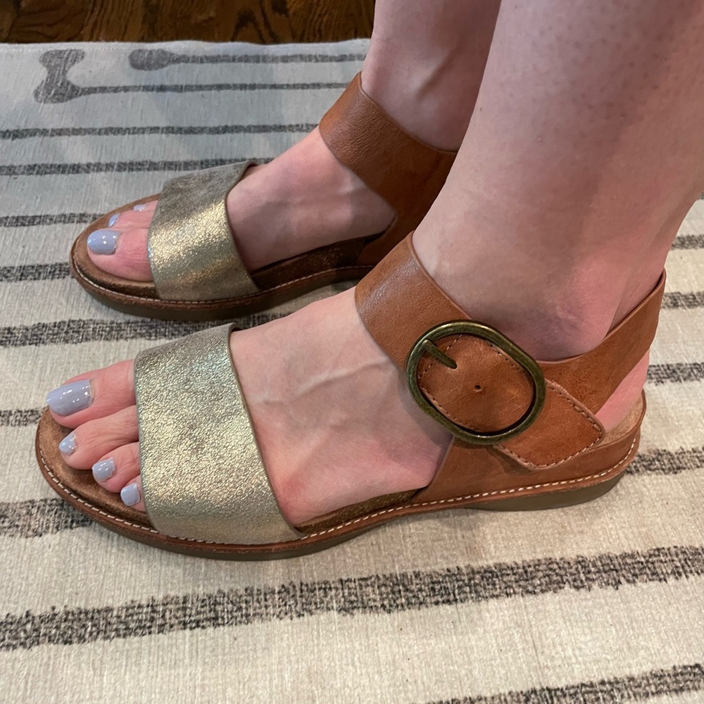 Sofft Bali Leather Walking Sandal